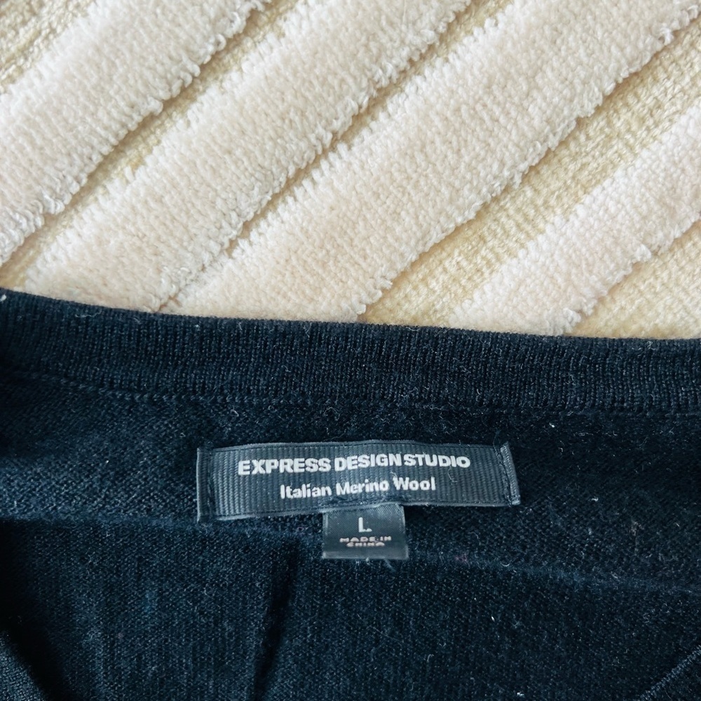 Express Black V-Neck Sweater Soft Pullover - Picture 3 of 5